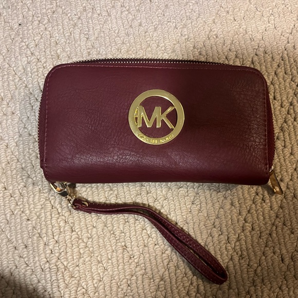 Burgundy MK double wallet - Picture 4 of 4